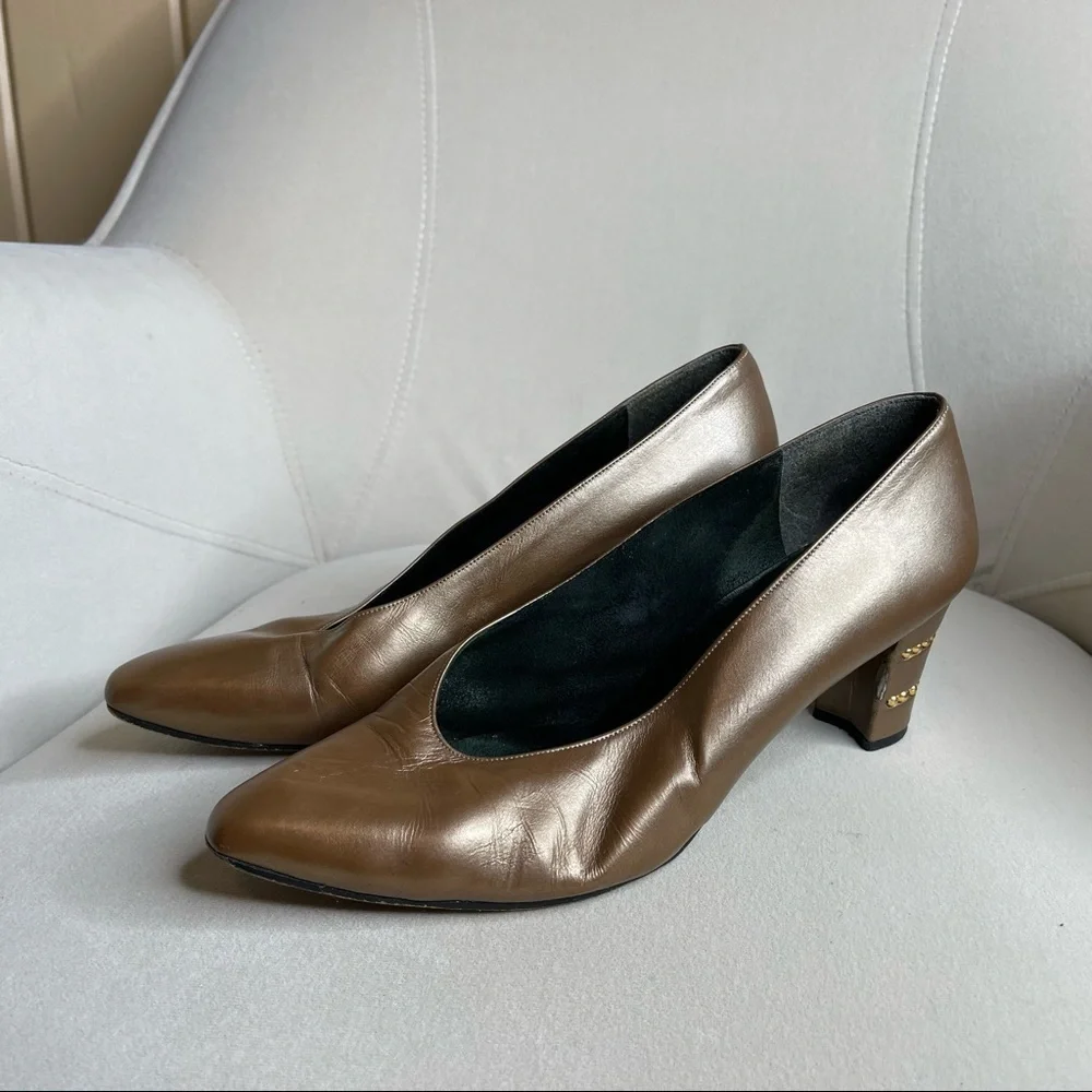 Vintage Stuart Weitzman Bronze Metallic 6.5 Low Heels point toe Studded Heel